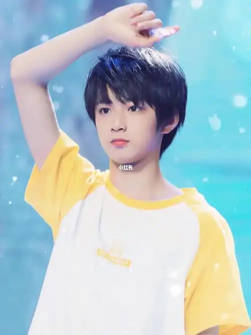 又从相册里翻出一张小猪包吻文70