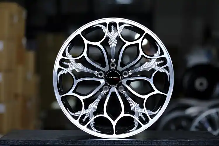 锻造车轮超级跑车的漂亮设计