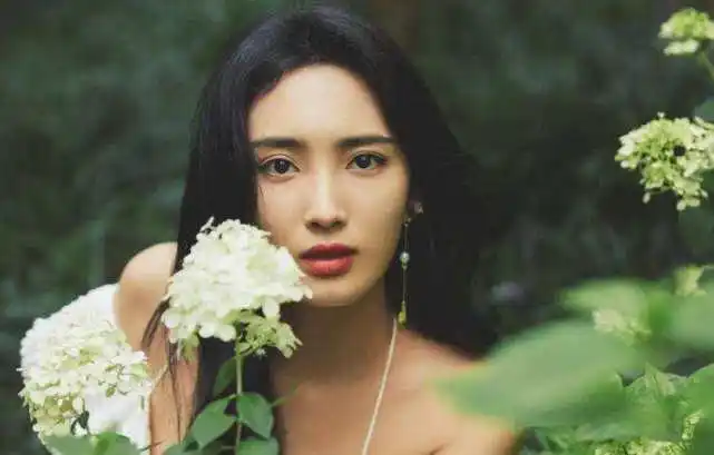 1992年出生的20位女明星,现年都30岁了,谁是你心中永远的女神?