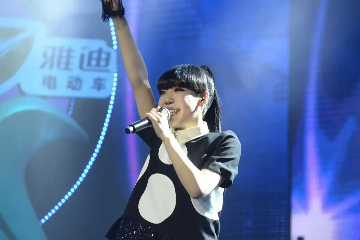 原创她在好声音走红与庾澄庆传过绯闻如今只能在小城市接商演