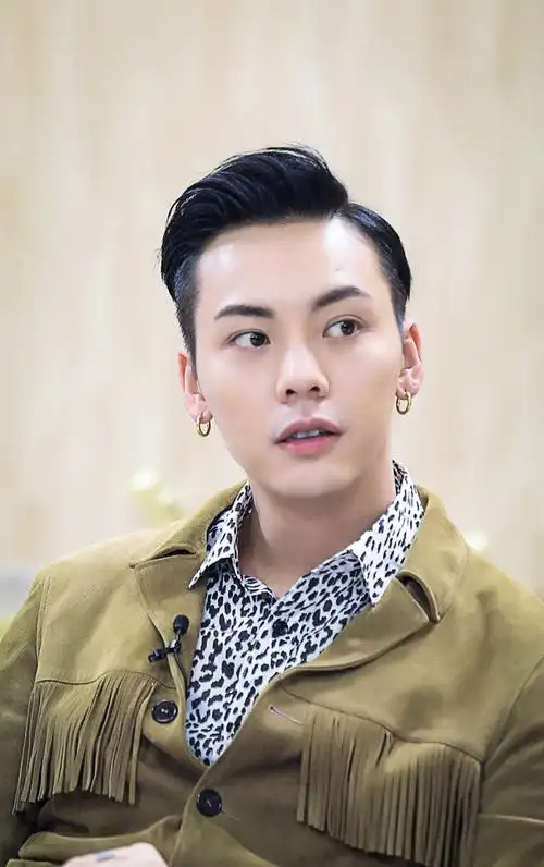 陈伟霆魔性笑容帅气写真[3/9]_明星_美桌网