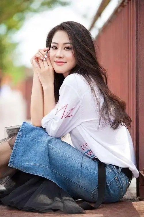 女歌手梦然的个人资料