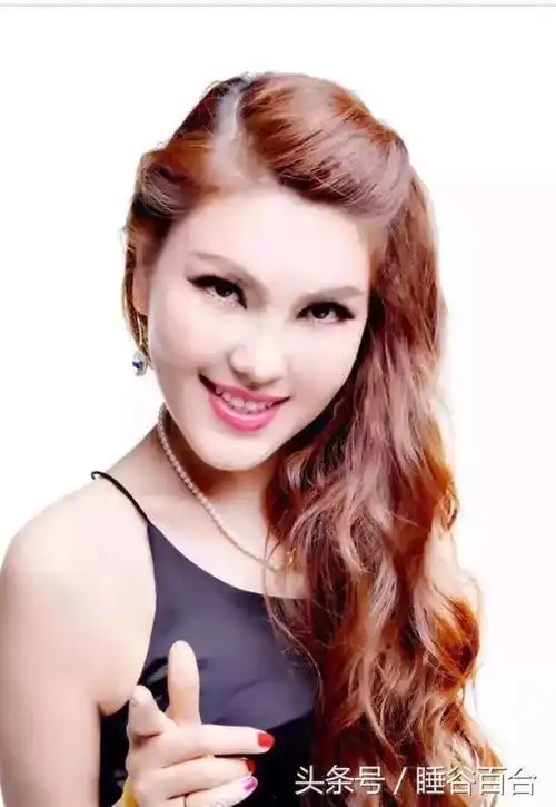 这位出生于内蒙古科尔沁草原的蒙古之花,是少数民族红色形象大使毕业