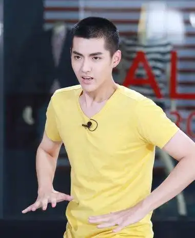 吴亦凡发型板寸头 时尚板寸头发型图片