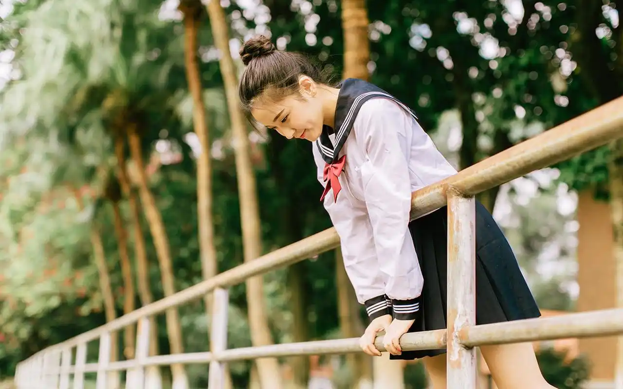 jk制服甜美少女可爱养眼写真图片桌面壁纸