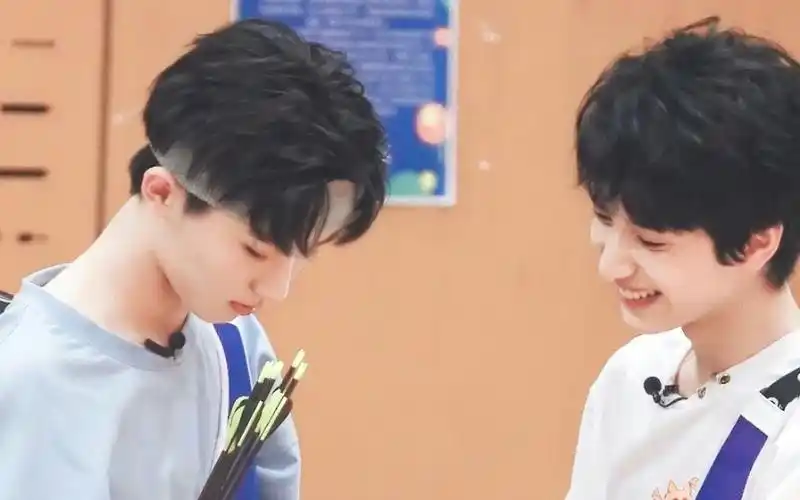 【祺管严/马嘉祺×严浩翔】师兄说组队就是谈恋爱_哔哩哔哩_bilibili