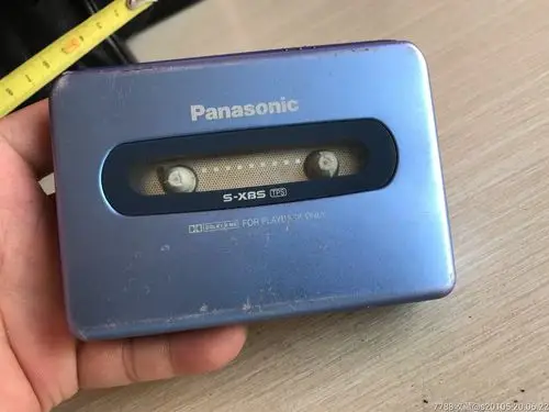 松下和爱华随身听磁带录音机
