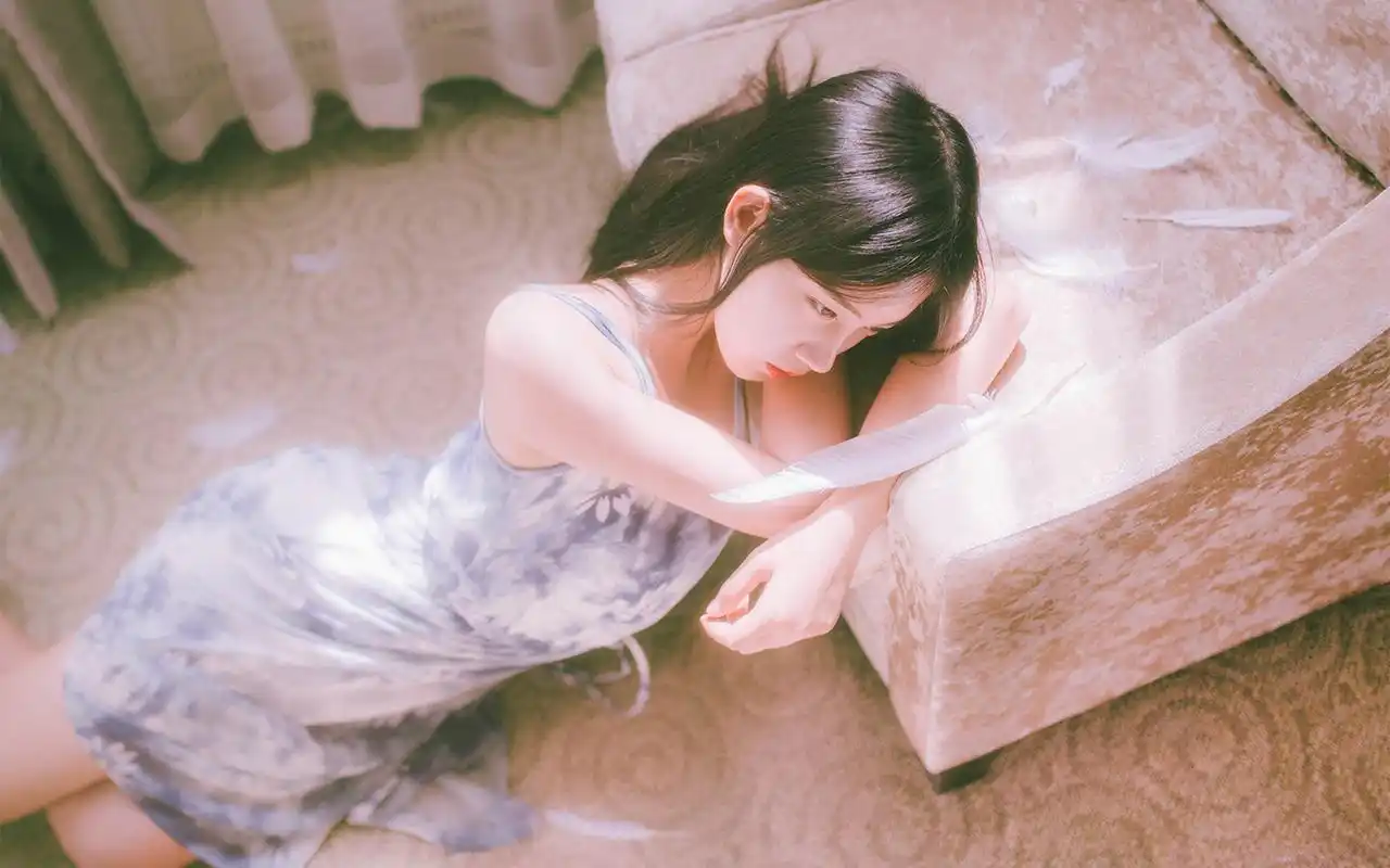 日系美少女唯美私房写真高清桌面壁纸