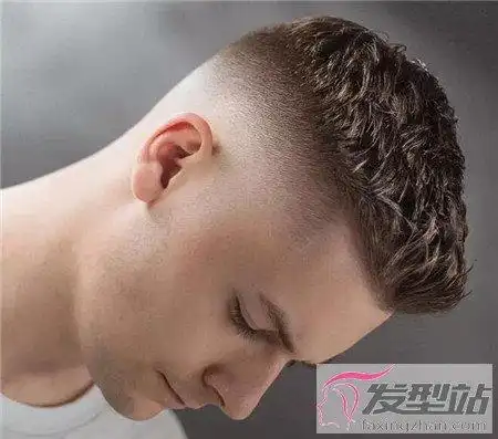 男生短发两边剃掉中间留长 每一款都让你帅到没朋友