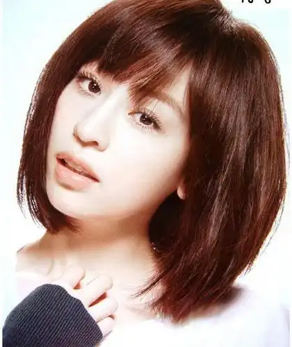 王心凌写真甜美短发造型