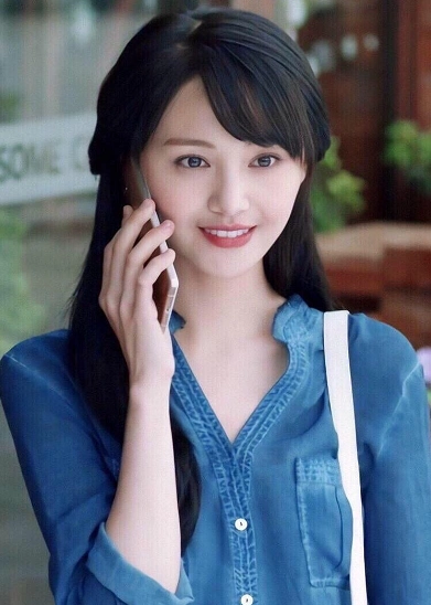 郑爽不愧是"初恋脸",贝微微角色堪称经典,正脸照真令人心动