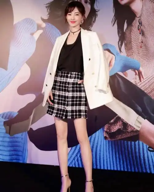 女星:王丽坤-(一字带高跟鞋配玉足)