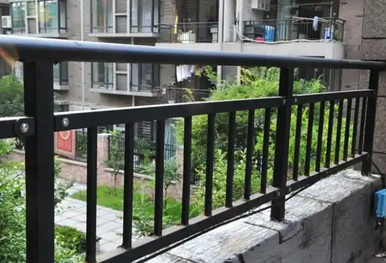 阳台护栏有哪些?种类及特点分析