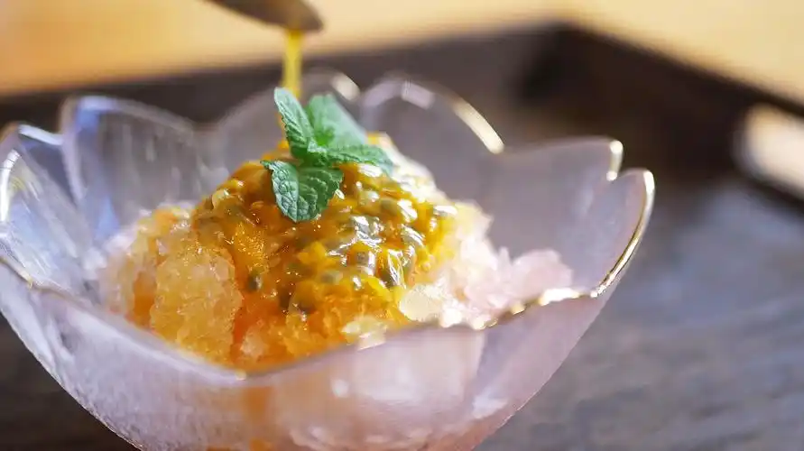 夏天必备冷饮!在家就能制作的西柚百香果刨冰,一口忘记夏天