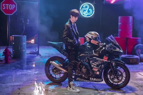 王一博时尚芭莎 - 堆糖,美图壁纸兴趣社区