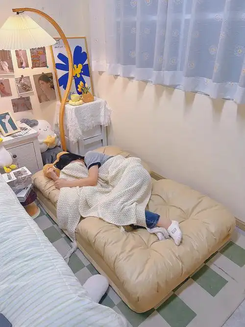 在外幸苦搬砖回家当然要快乐躺平啦