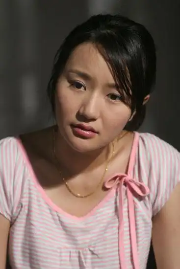 张国立"干女儿"韩雨芹娇艳迷人