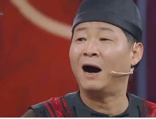 同样是饰演"三德子":一个娶娇妻,另一个默默拿"影帝"