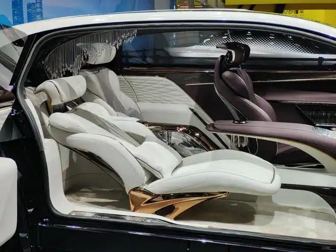 红旗发布两款概念车 四门gt跑车还带水晶吊灯