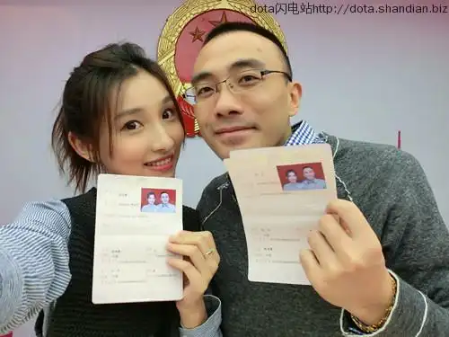 sky戴绿帽美图,电竞天皇李晓峰女友柚柚与英雄联盟发行制作人冯一迟