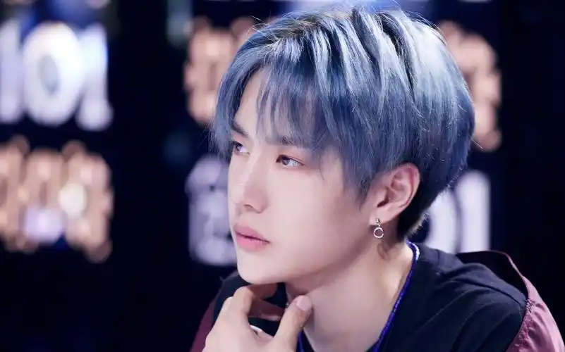 【王一博】刚满十八岁的小啵小表情真的好可爱