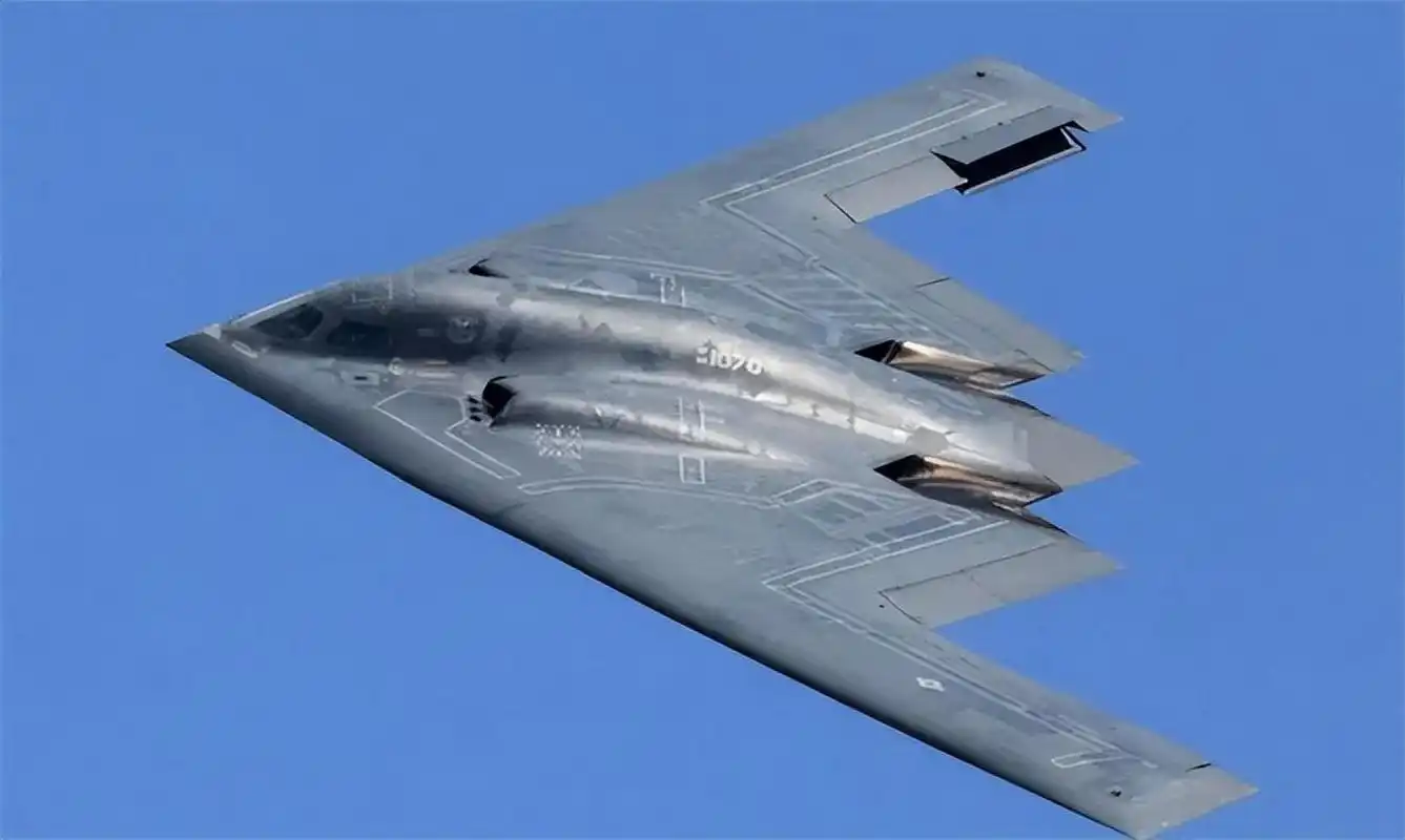 如果我们得到一架美国b2轰炸机,能不能仿制出来?