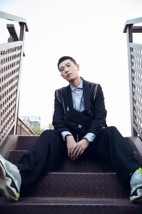 歌手-张赫宣《国际时装周》