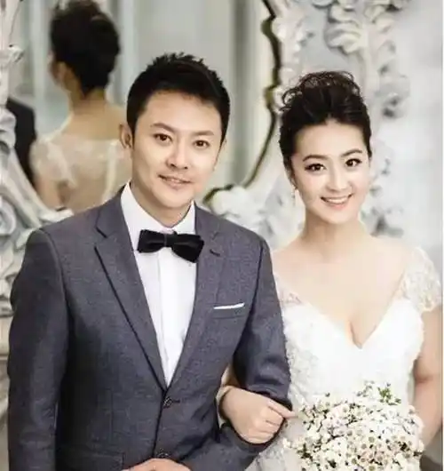 星途坎坷_杨紫:因一条项链饱受争议,后因霍建华险断演艺生涯_肖战_印