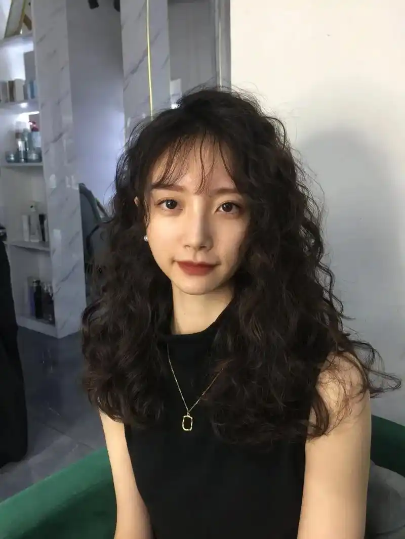 羊毛卷.针对发量少的人群很友好 最受欢迎的羊毛卷发型,让你换 - 抖音