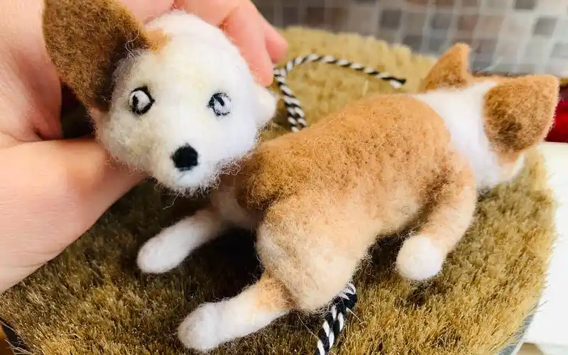 羊毛毡小狗柯基烤鸭趴摆件制作视频速览