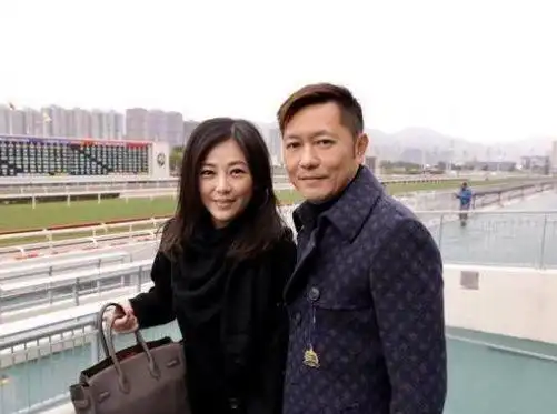 但在与刘小慧交往时,由于两人名气差距悬殊,所以曾一度不被外界所看好