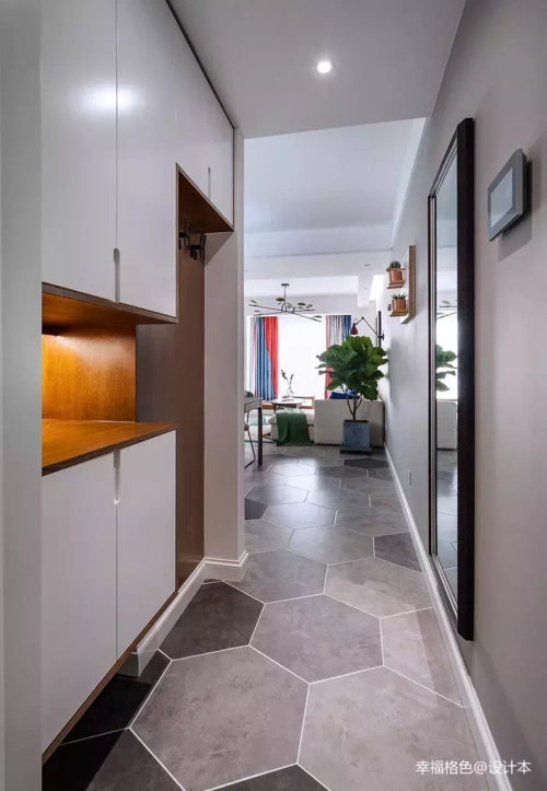 门口玄关入户门正对客厅玄关图