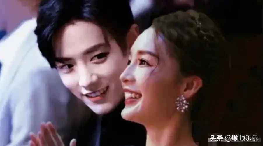 肖战被泄露行踪上4个热搜谭鸭血公开道歉被扒当天和李沁聚餐