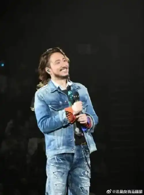 事实证明,看了郑中基才明白,男人可以不帅,但不能没有品味!