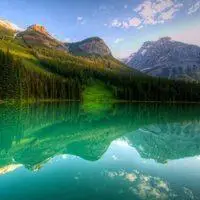 青山绿水美景微信头像唯美蓝天白云青山绿水头像点击鼠标右键下载