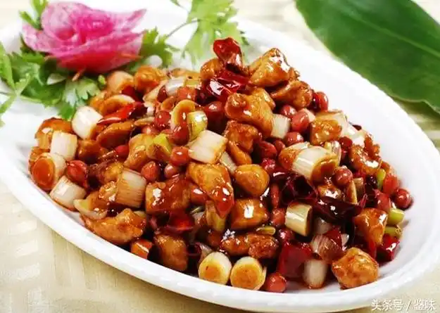 家庭经济菜谱:正宗宫保鸡丁