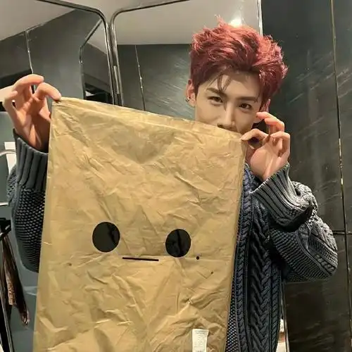 3237303734 00 今天你换白敬亭头像了吗