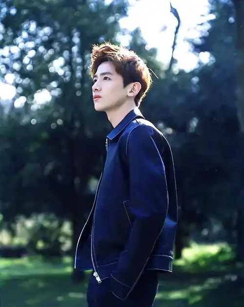 白敬亭 明星大侦探3 cr:中四叽