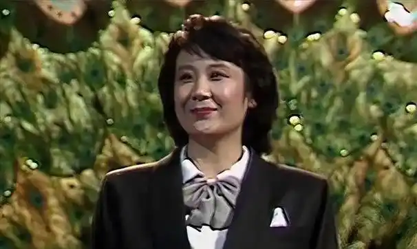 苏小明离婚38年:她出国留学后再婚生子,前夫如今过的怎样?