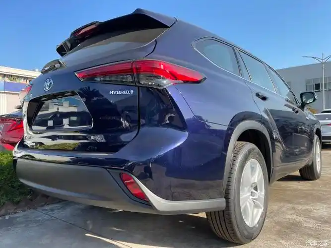 宝石蓝这个配色你们觉得怎么样,放在大街上应该挺显眼的吧_汉兰达论坛