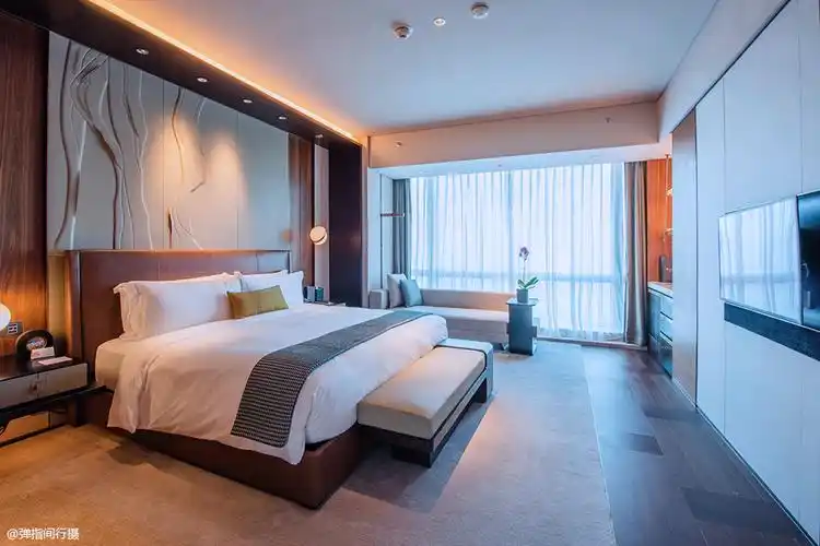 珠海仁恒洲际酒店,雄踞港珠澳大桥桥头堡,引领时尚旅居新地标