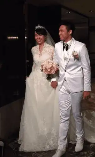 卓依婷2年前自曝已有家室,为4岁女儿庆生还罕见晒出老公