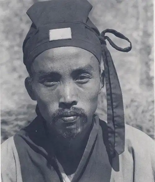 清朝深山老林里崂山道士真容,和你看的电视剧中道士有何不同