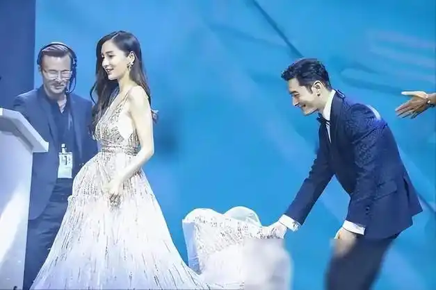 黄晓明与杨颖离婚原因浮出水面感情没有对错爱得越深让步越多