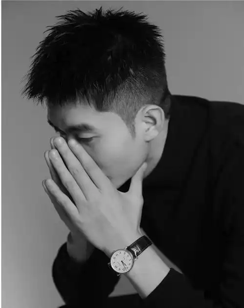 两侧铲短pk男士碎发你更喜欢哪一种请说出喜欢他们得优点