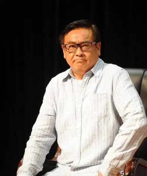 20岁的尔冬升是什么绝世大帅哥原来导演也曾是小鲜肉