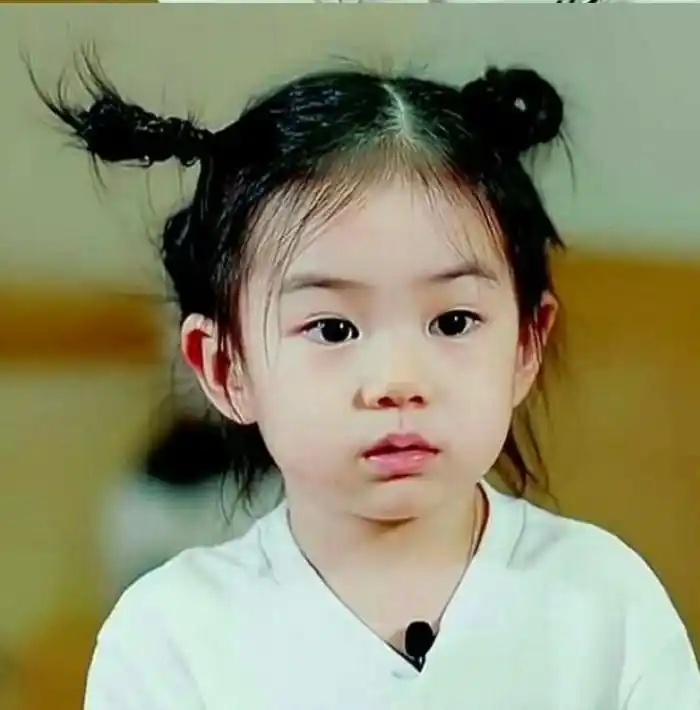 戚薇女儿lucky头像