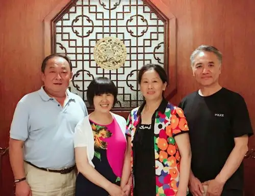 京的原南中《红灯记》剧组施朝,张瑞生,姜伟华,赵琼和施朝的丈夫索毅