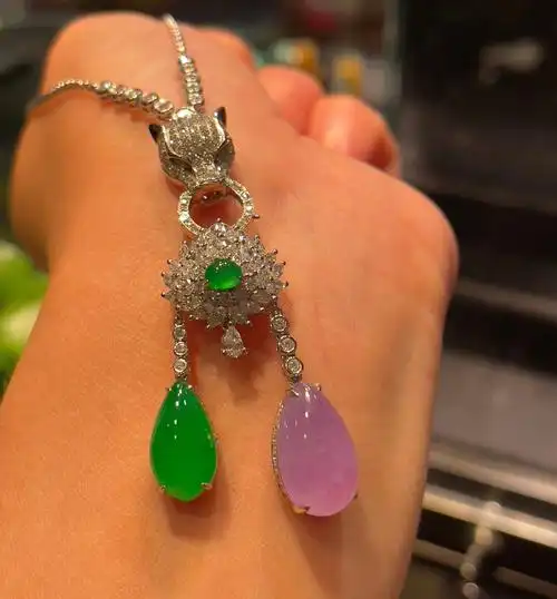 配色非常喜欢超吸睛的一条翡翠项链