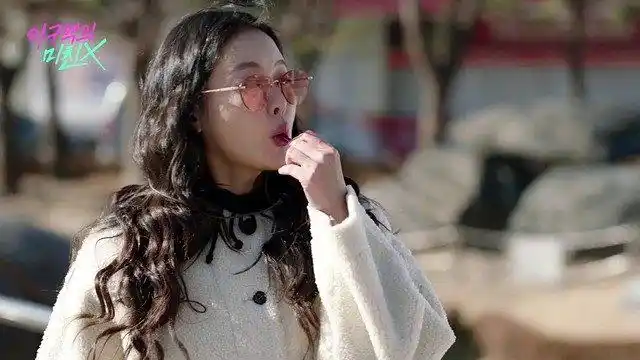 17052519 8993  (my heart is all a flutter) (《不疯不